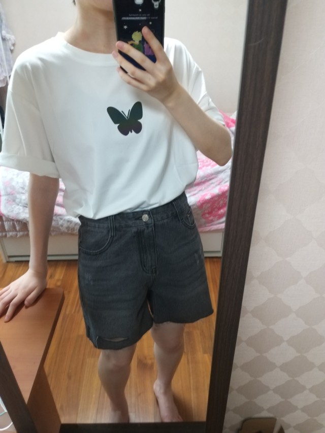 (당일출고)남녀공용 커플룩 시밀러룩 나비패턴 요정 홀로그램 여름 크롭 반팔 티셔츠